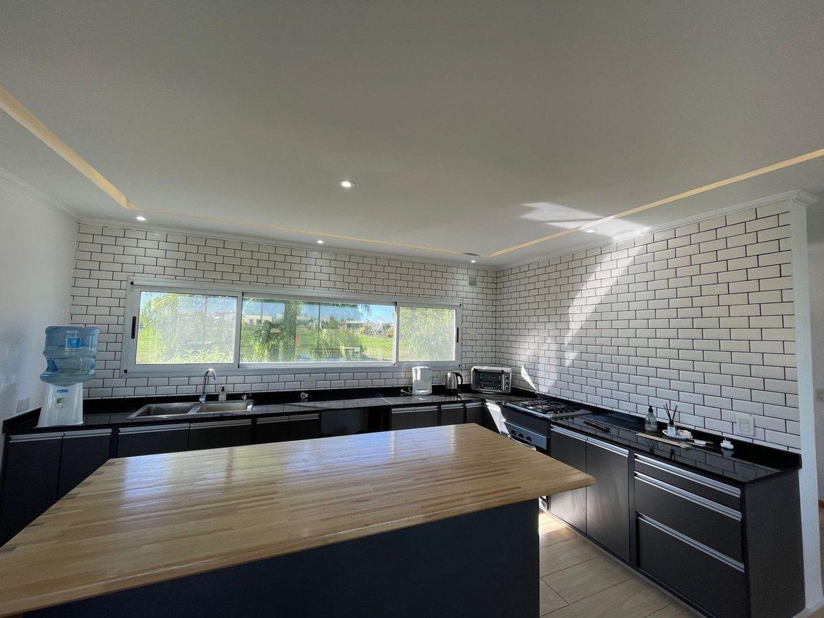 VENTA CASA 5 AMB SAN SEBASTIAN AREA 12