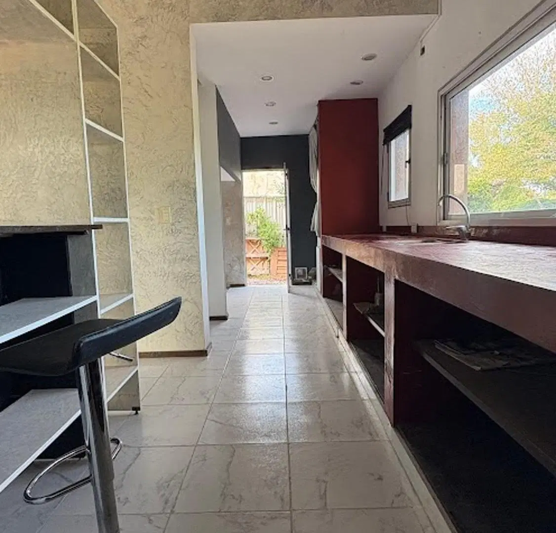 CASA 4 AMB. - PILETA - BARRIO PRIVADO - MANZANARES 4