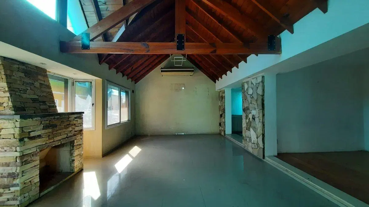CASA EN VENTA 3 AMB JOSE C PAZ A RECICLAR 2