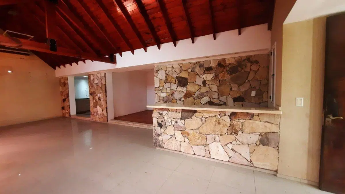 CASA EN VENTA 3 AMB JOSE C PAZ A RECICLAR 4