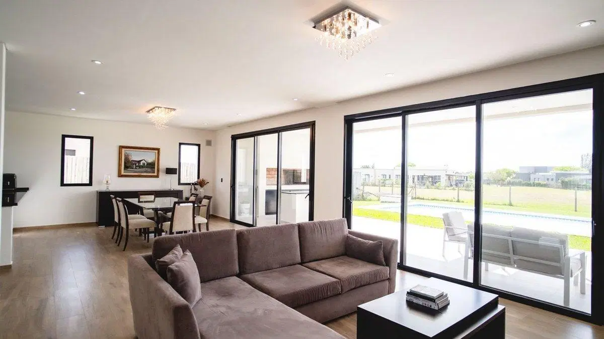CASA 4 AMB UNA PLANTA CON PILETA SAN SEBASTIAN 3