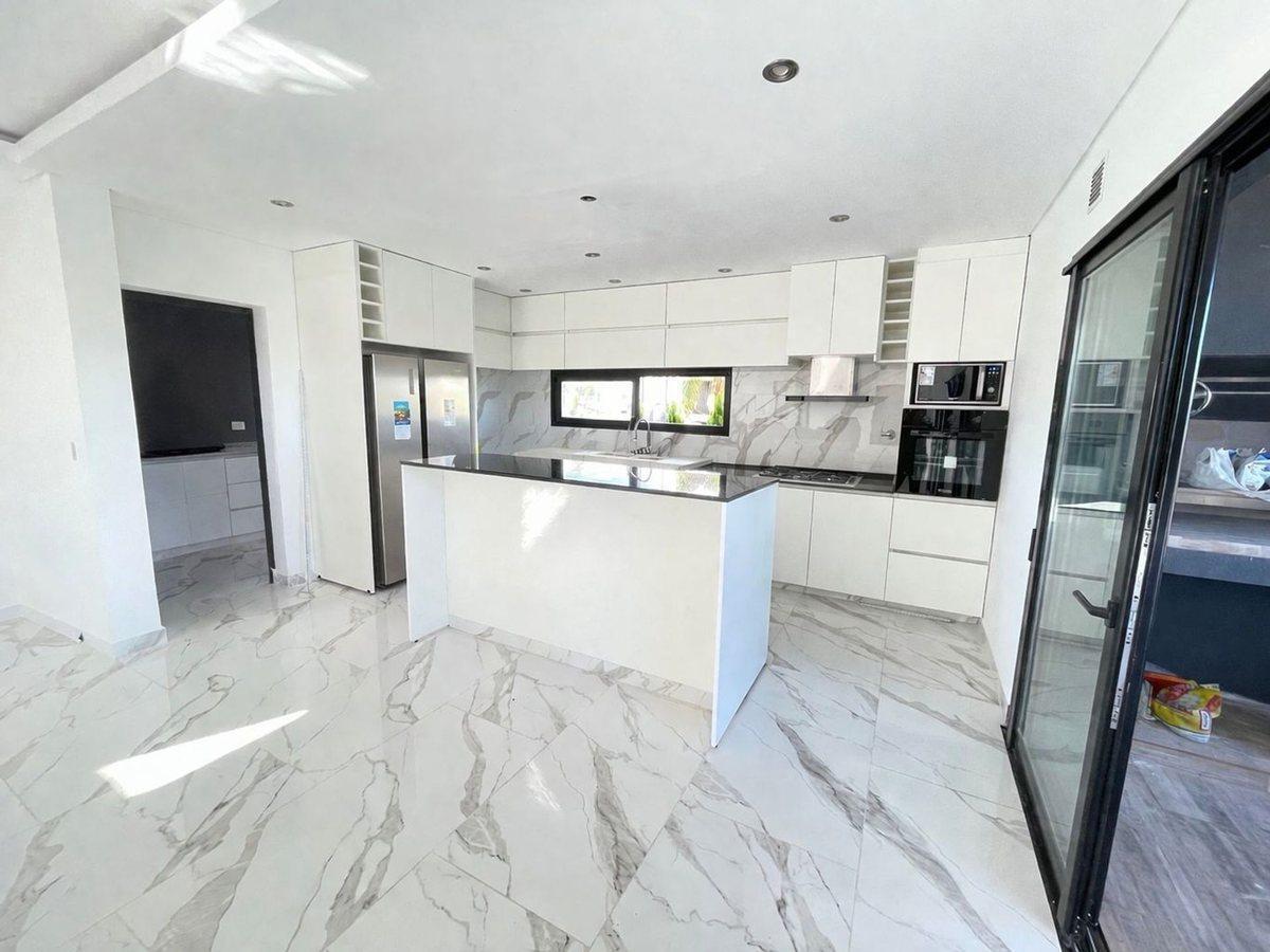 VENTA CASA 5 AMB A LA LAGUNA APTO CREDITO