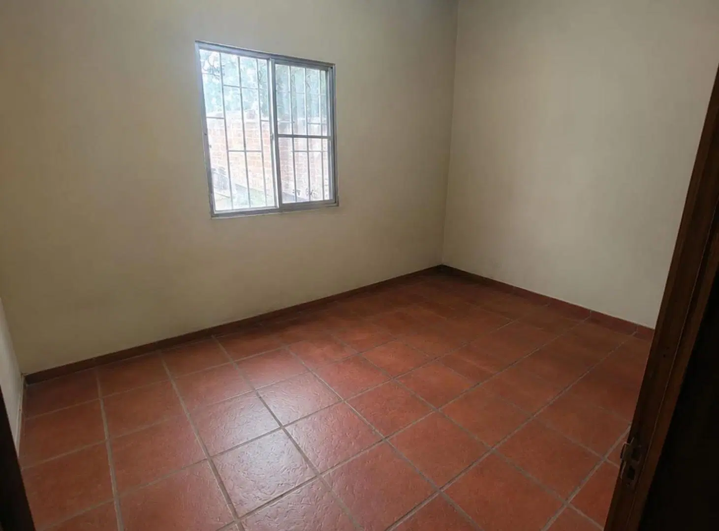 VENTA CASA 4 AMBIENTES PTE DERQUI PILAR 5