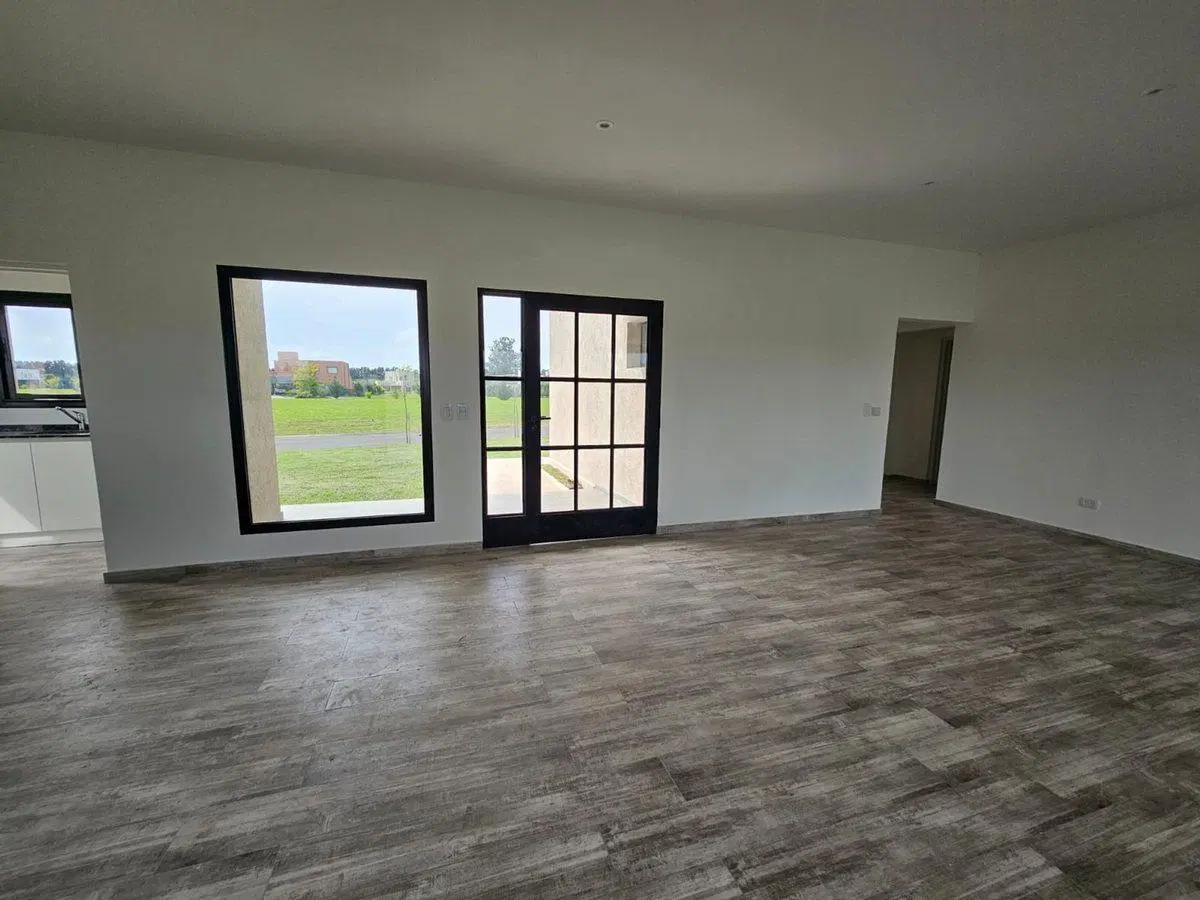 VENTA CASA 4 AMBIENTES BARRIO MONET LOS CARDALES 5