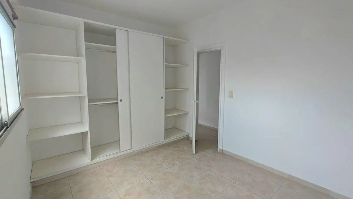 ALQUILER OFICINA SOBRE COLECTORA RAMAL PILAR 4