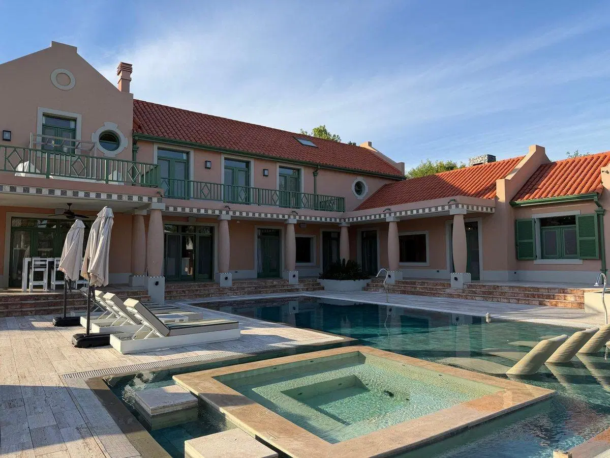 VENTA CASA 9 AMBIENTES LOS LAGARTOS PILAR 4