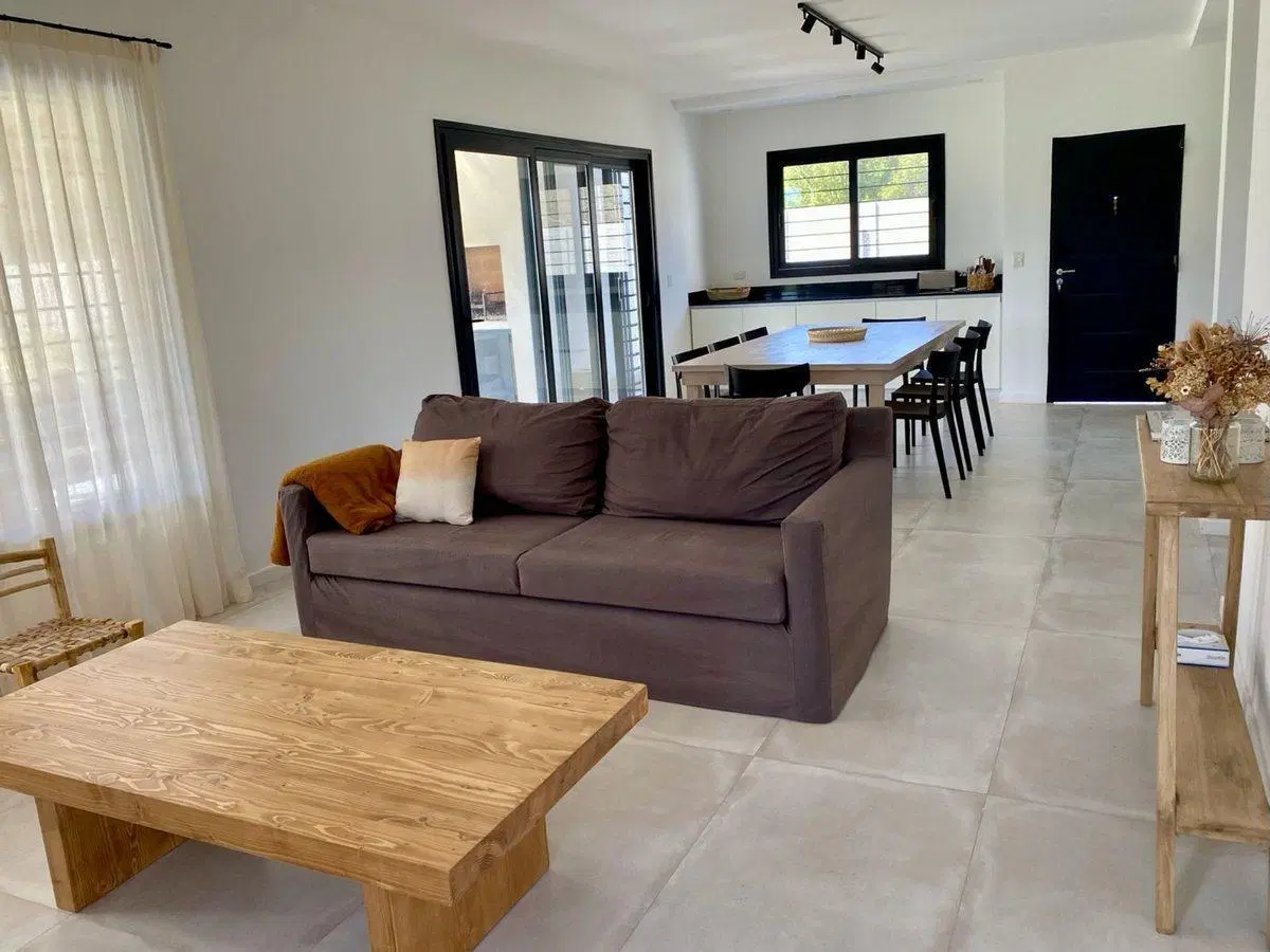 VENTA CASA 4 AMBIENTES FREIXAS PILAR PILETA Y PQE. 5