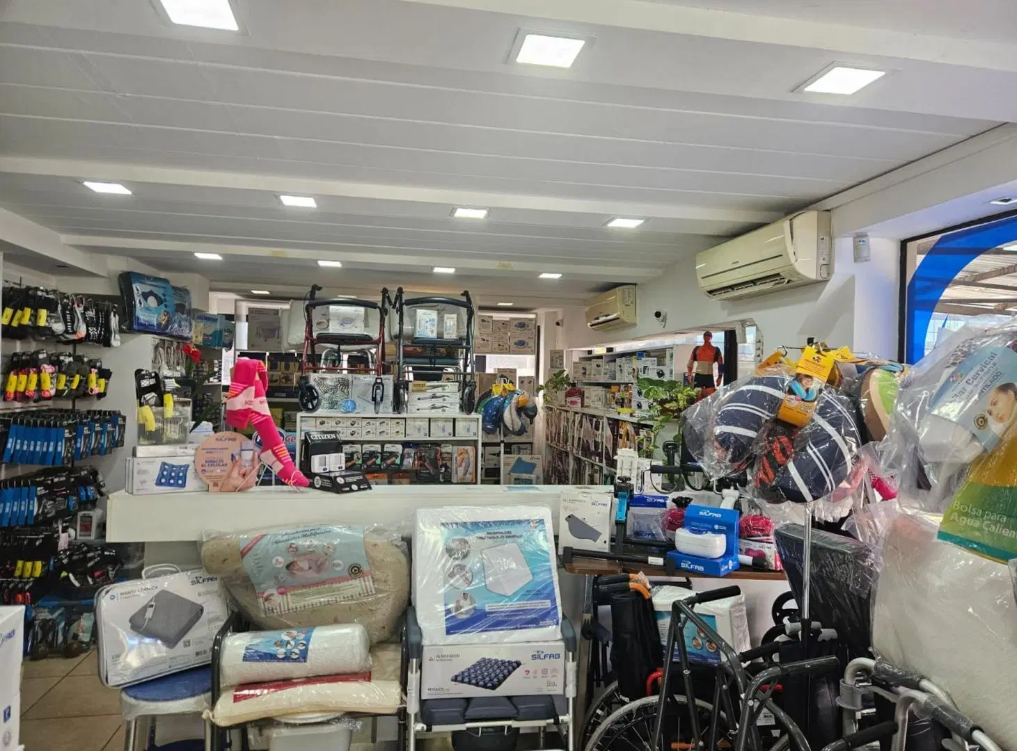 VENTA DOS LOCALES PASEO LA ESCALA CAAMAÑO 5
