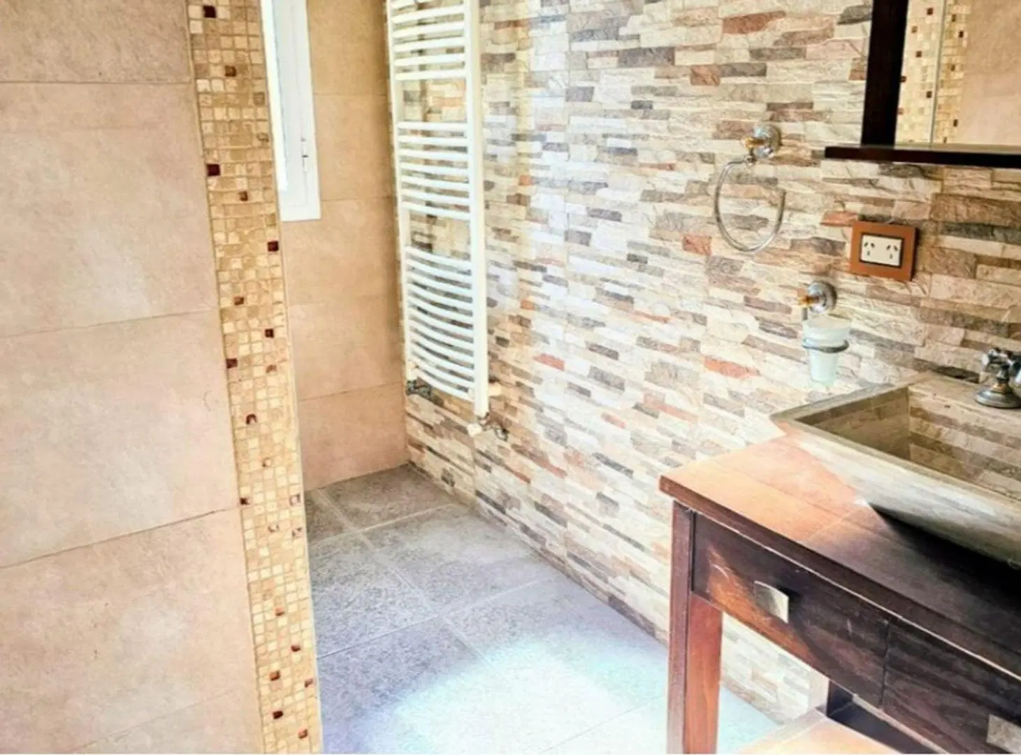 VENTA CASA 8 AMBIENTES GRAL RODRIGUEZ LA SOBERANA 4