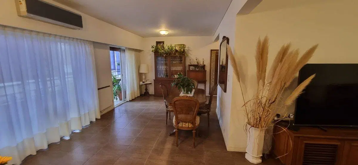 VENTA DEPARTAMENTO SEIS AMBIENTES FLORES  COCHERA 4