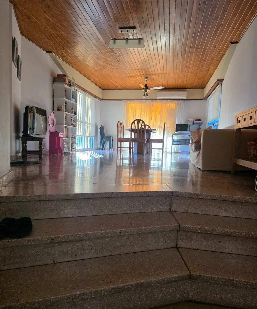 VENTA CASA CON QUINCHO Y PILETA JOSE C PAZ 3