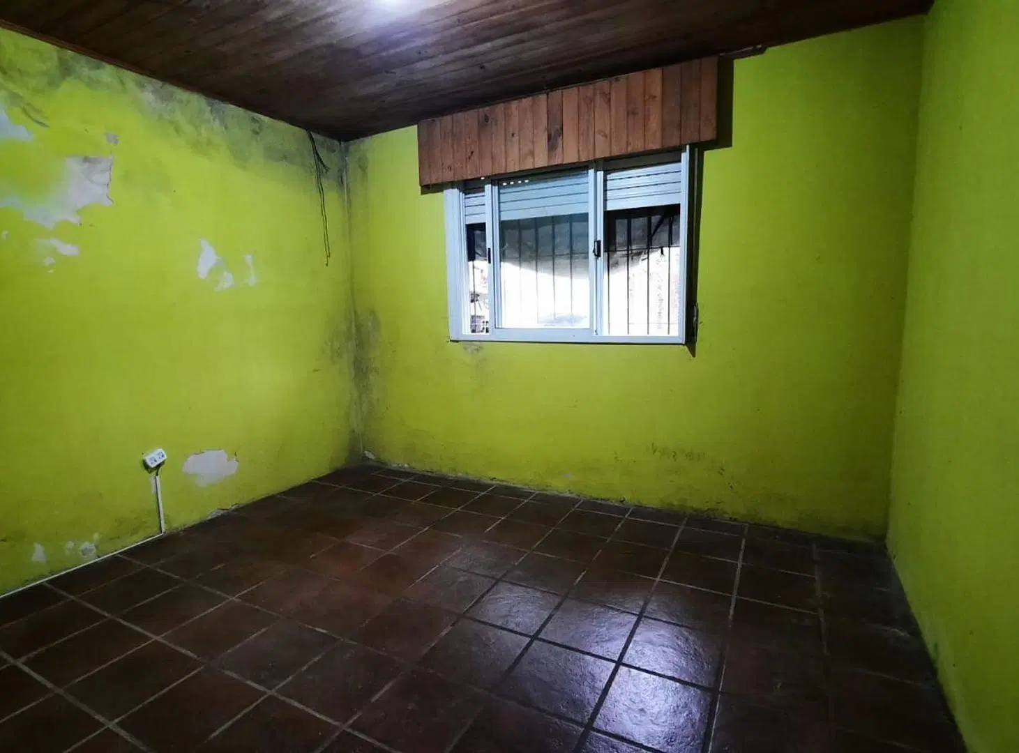 VENTA CASA 3 AMB A REFACCIONAR LOTE 400 M2 LUJAN 2