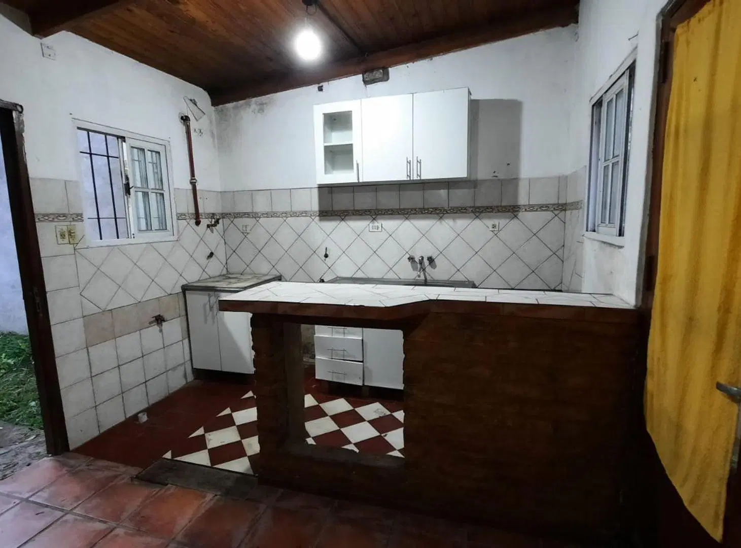 VENTA CASA 3 AMB A REFACCIONAR LOTE 400 M2 LUJAN 3