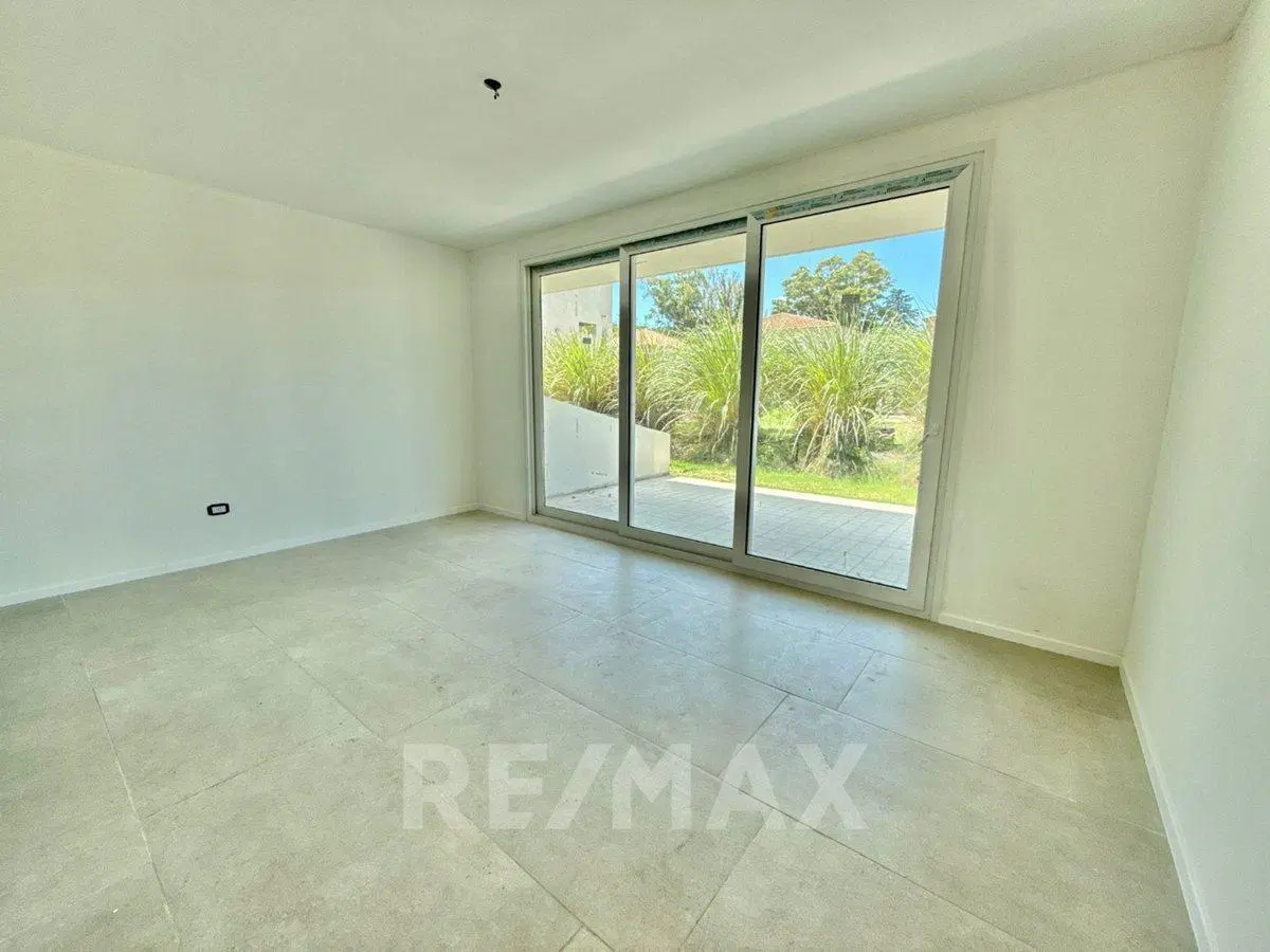VENTA DPTO 2AMB JARDIN A ESTRENAR SARAVI VILLAGE 3