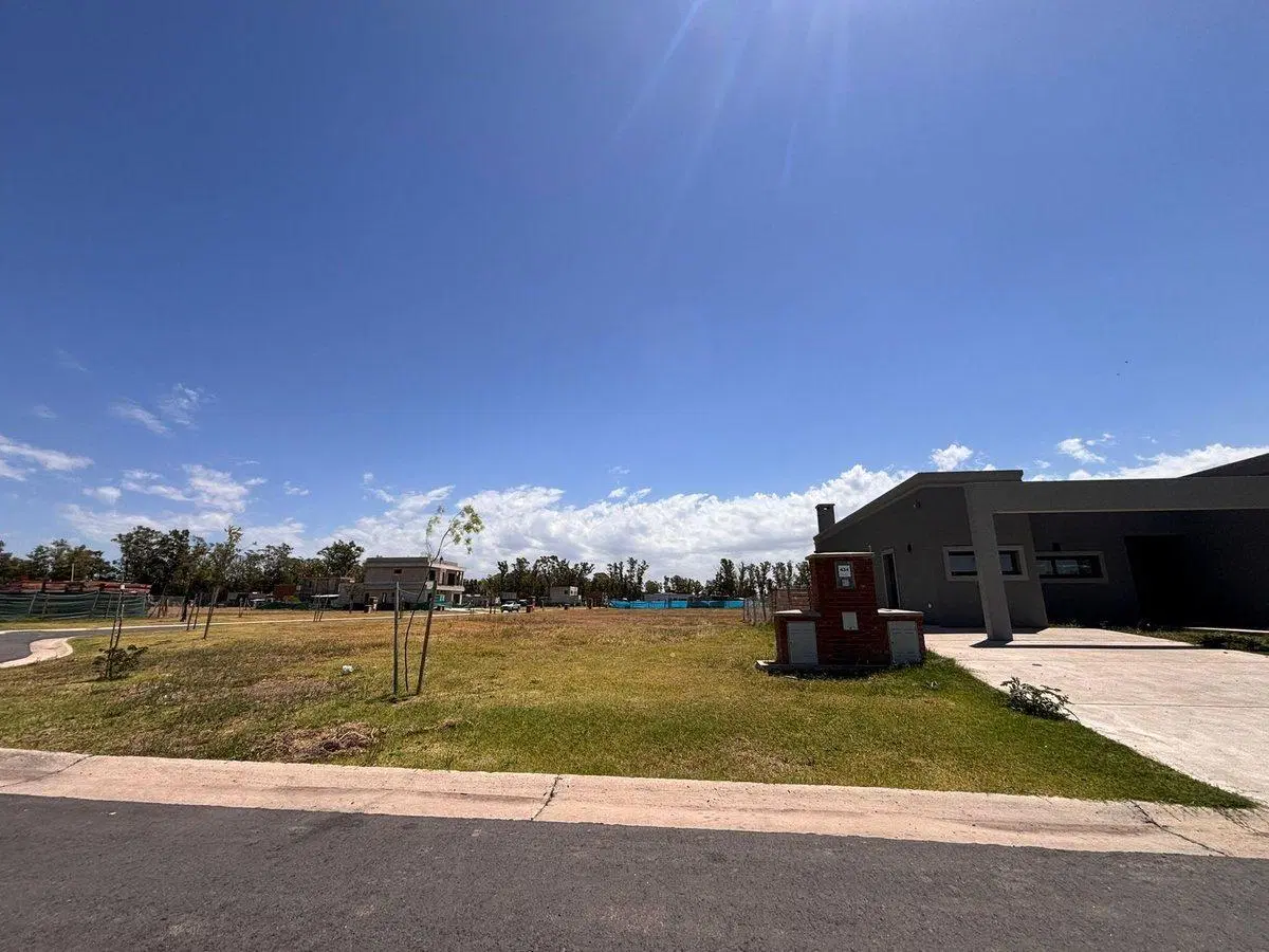VENTA LOTE CENTRAL SANTA SOFIA PILAR DEL ESTE 5