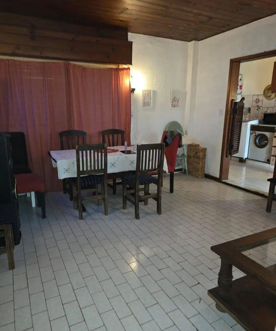 Casa en venta con Gran terreno en José C Paz 5
