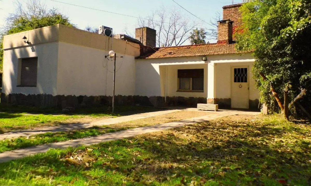 Casa en venta con Gran terreno en José C Paz 2