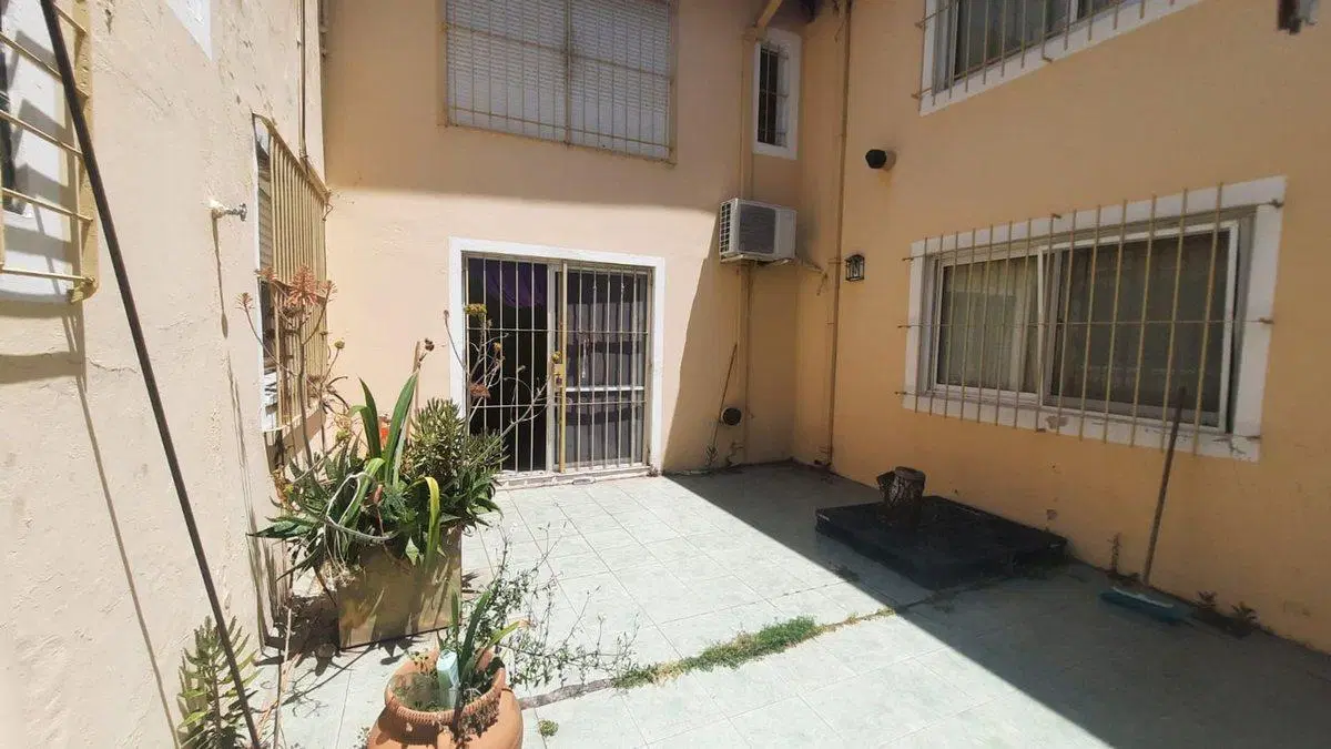 VENTA CASA MULTIFUNCIONAL PILAR CENTRO 8