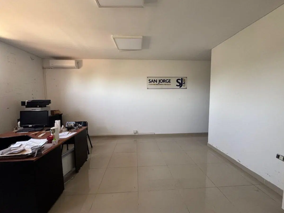 ALQUILER OFICINA 40 MTS2 PILAR VILLA MORRA 5