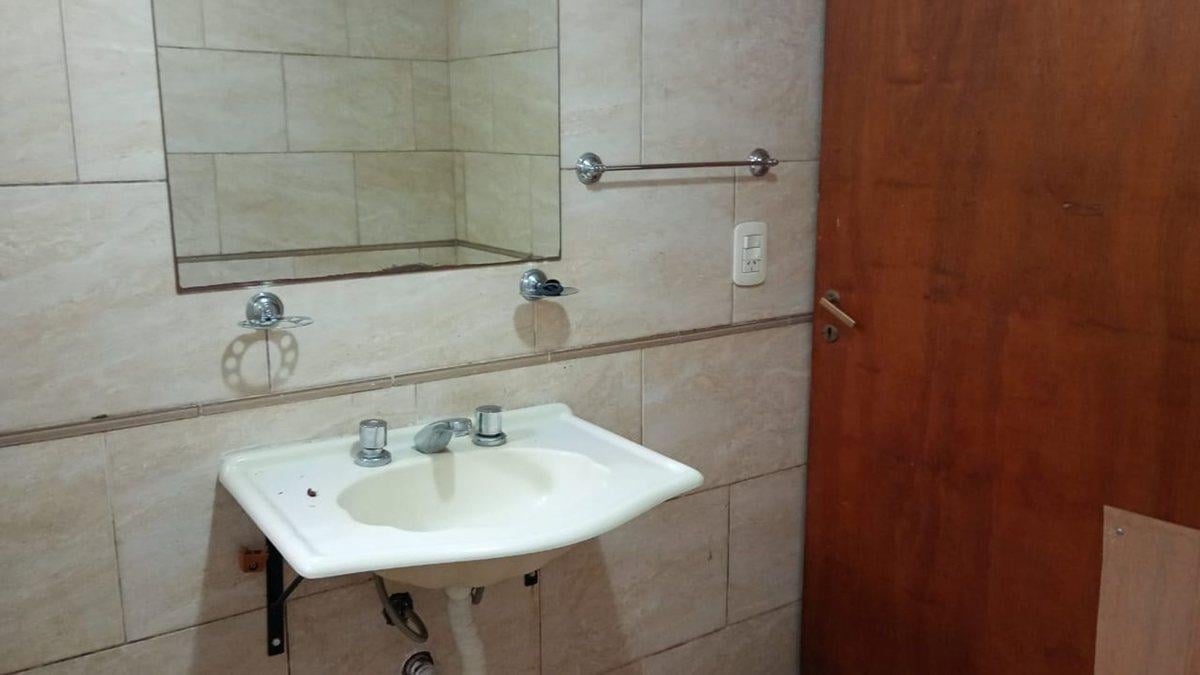 VENTA 3 CASAS LOS CARDALES CON JARDIN
