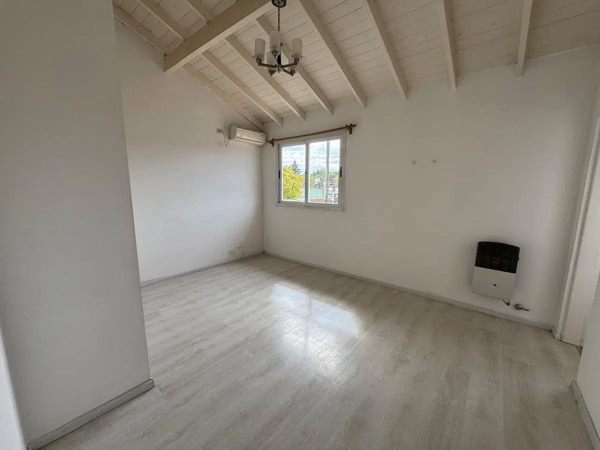 Casa en Venta en el Centro de Capilla del Señor 5