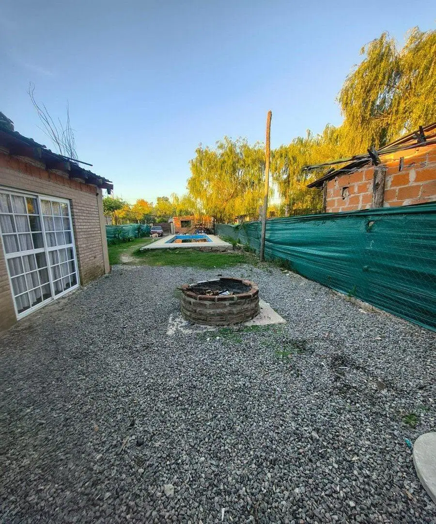 CASA MONOAMB EN VENTA GRAL RODRIGUEZ CON PILETA 3