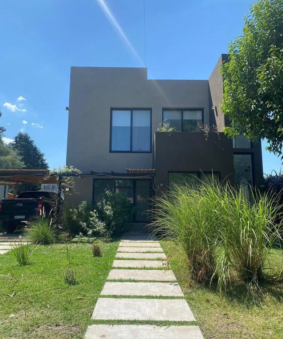 Venta casa en Pilar Las Brisas Country Club 3