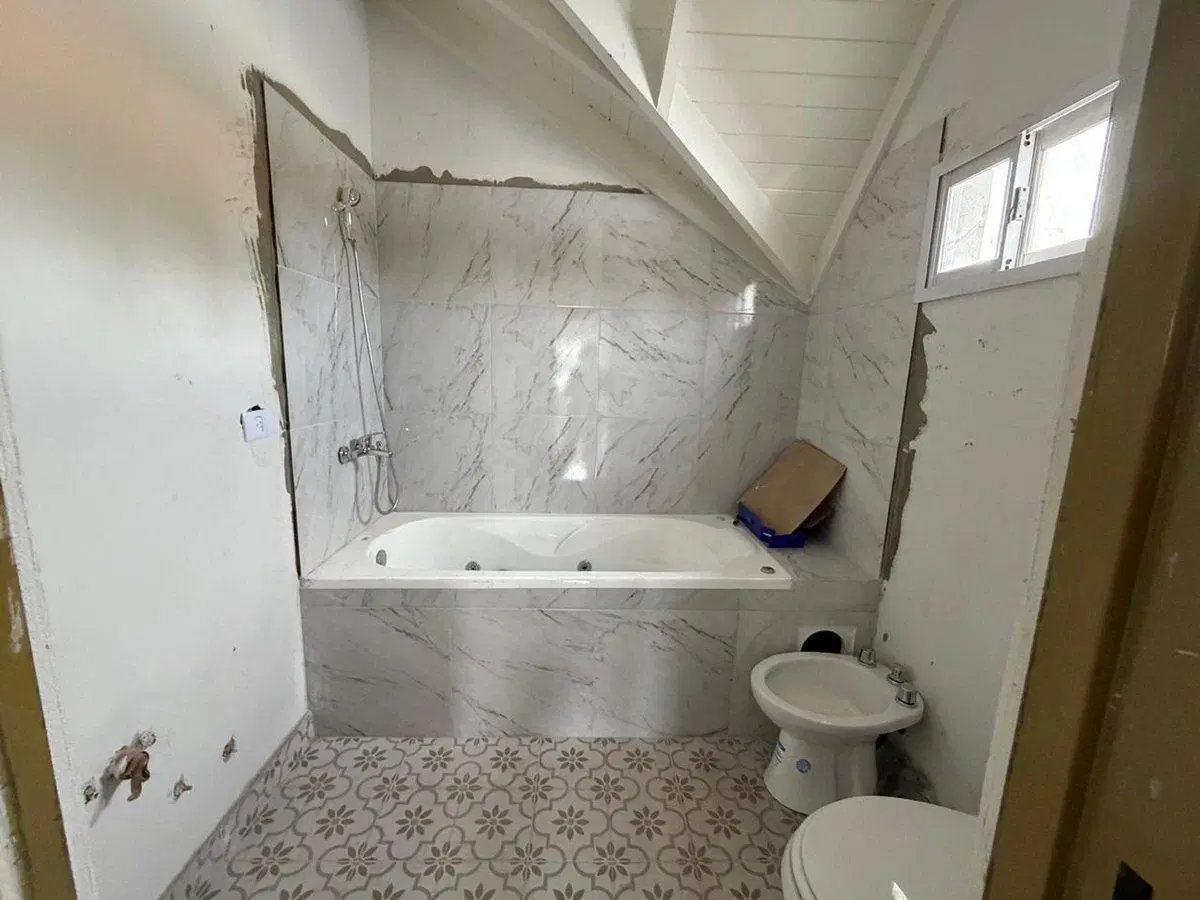 VENTA CASA 6 AMBIENTES EN LA LONJA PILAR 4