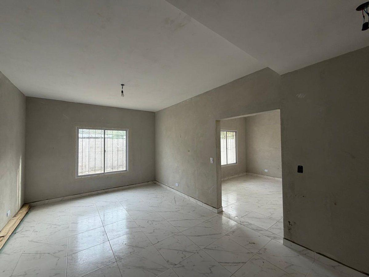Foto de VENTA CASA 6 AMBIENTES EN LA LONJA PILAR, imagen 2