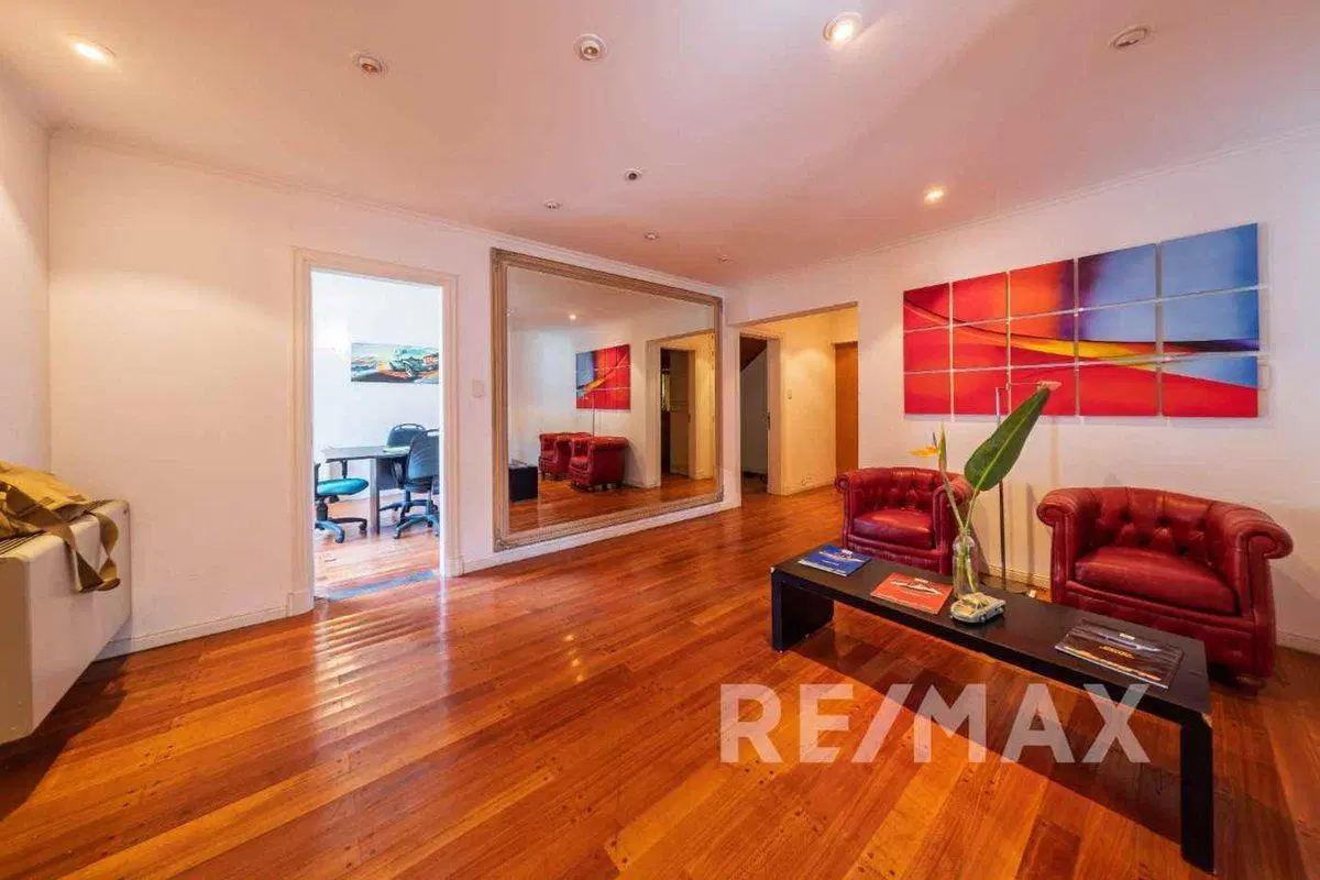 Venta casa  ideal  des. comercial Martínez 2350 M2 2