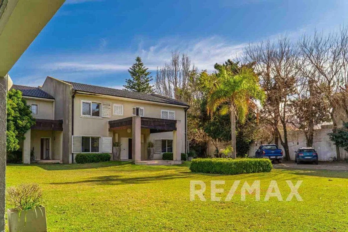 Venta casa  ideal  des. comercial Martínez 2350 M2 3