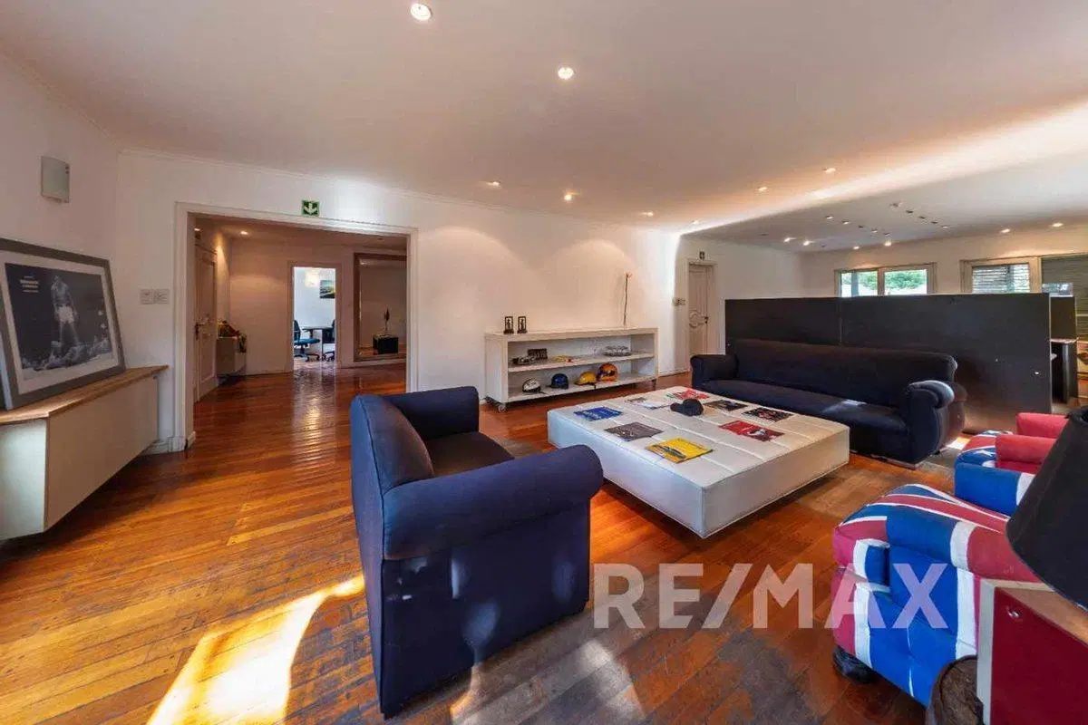 Venta casa  ideal  des. comercial Martínez 2350 M2 5