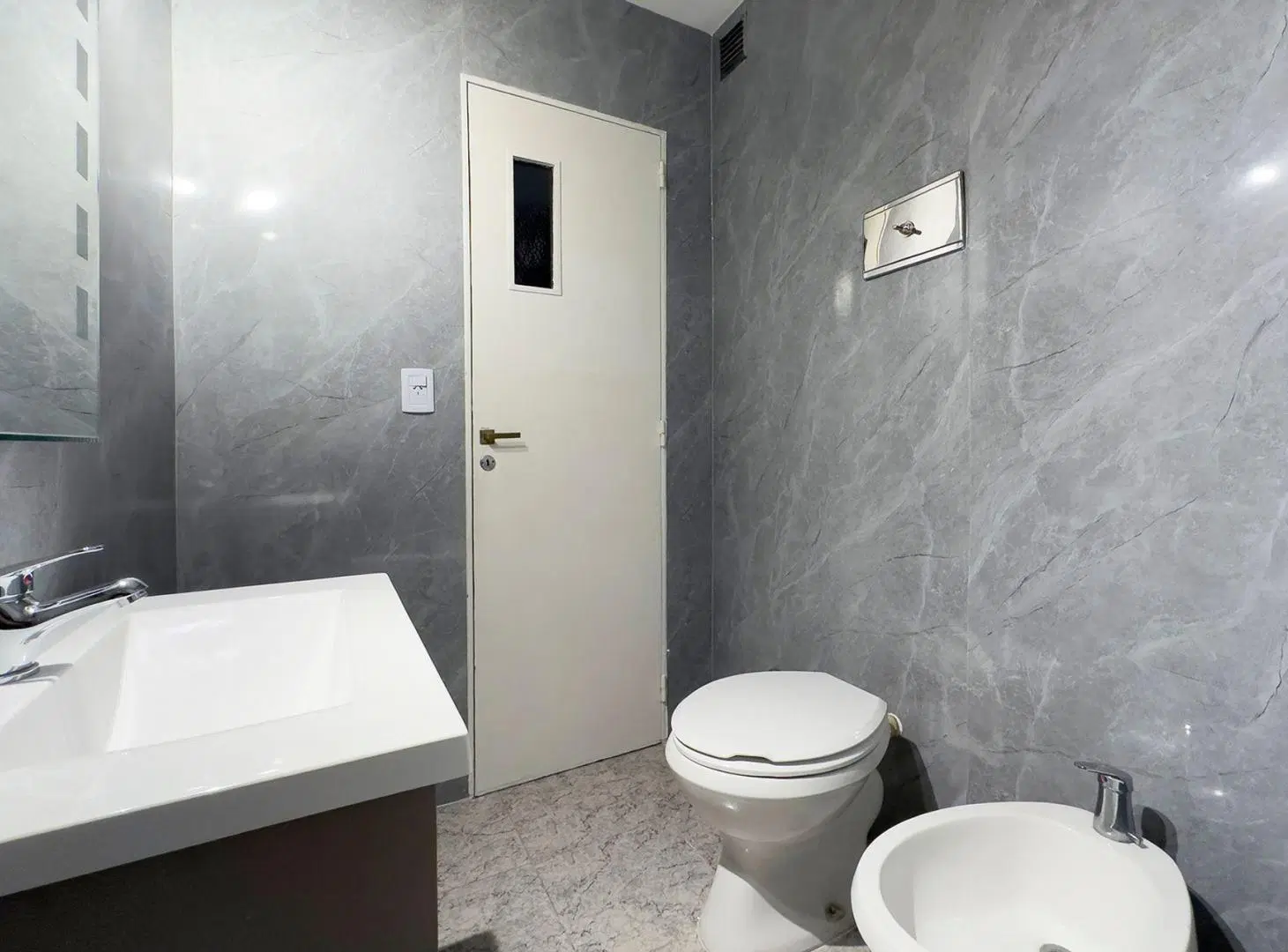 VENTA DEPARTAMENTO 3 AMB Y DEPENDENCIA BALVANERA 3