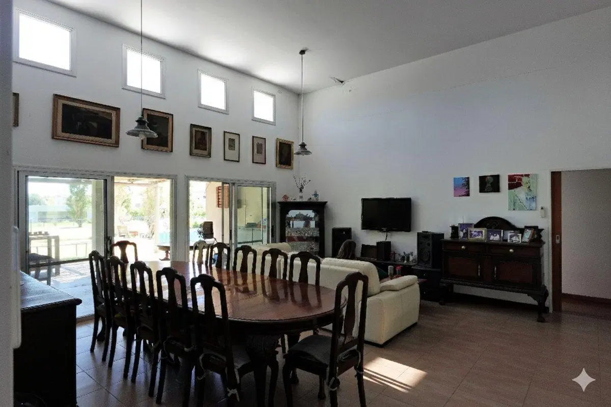 VENTA CASA 5 AMB SANTA GUADALUPE PILAR DEL ESTE 3