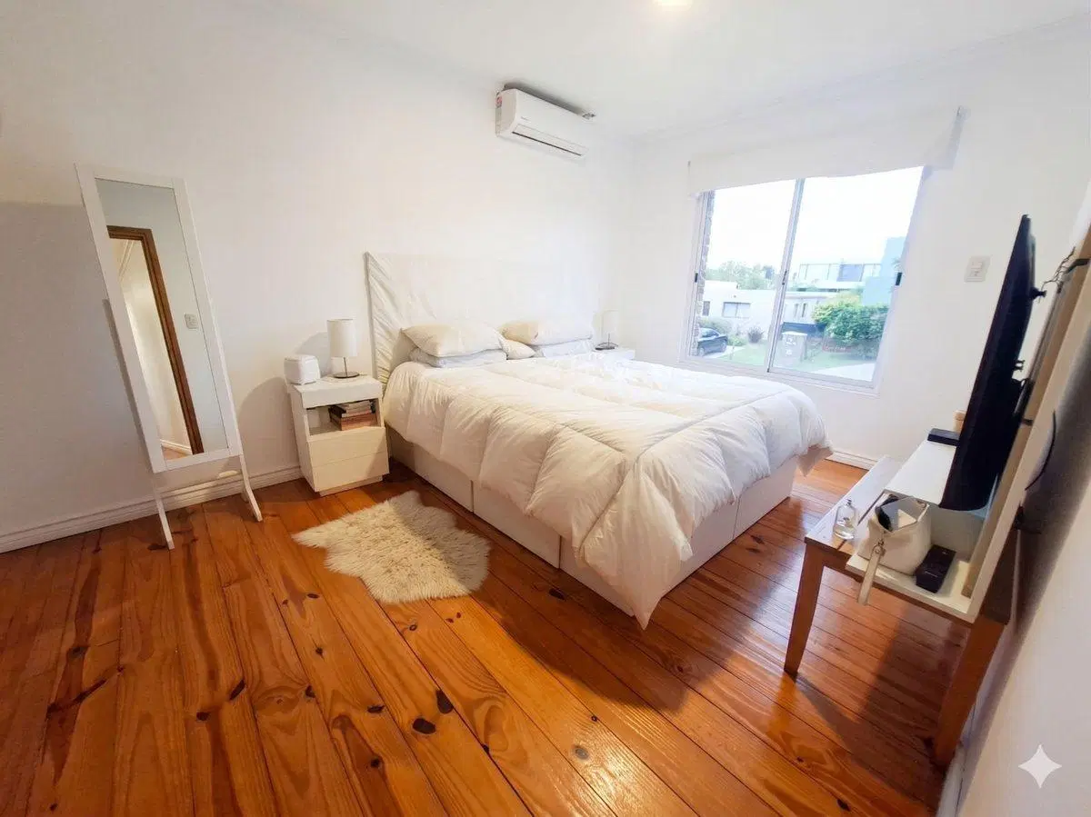 VENTA CASA 4 AMB SANTA GUADALUPE PILETA 5