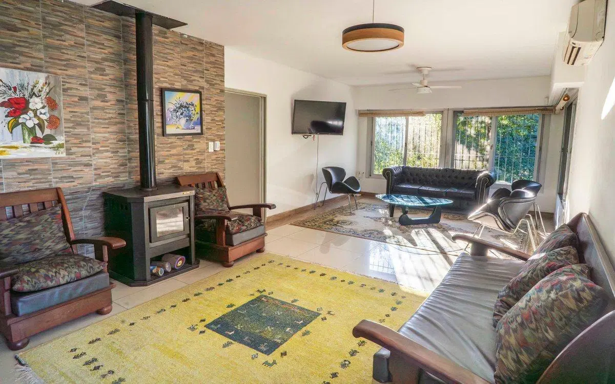 VENTA CASA 5 AMB LOTE 2350 M2 LOMA VERDE PILETA 3