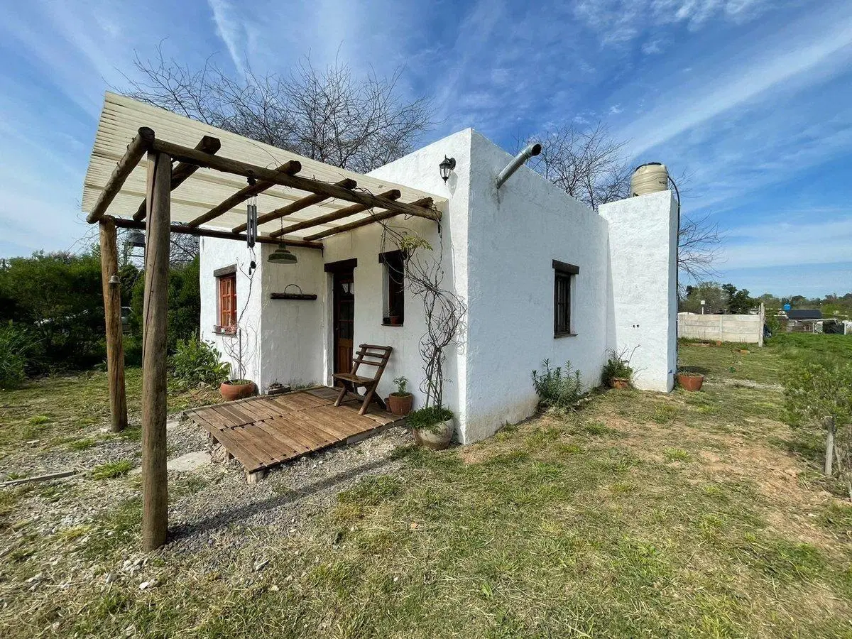VENTA CASA 3 AMB EN BARRIO LOS CARDOS 2