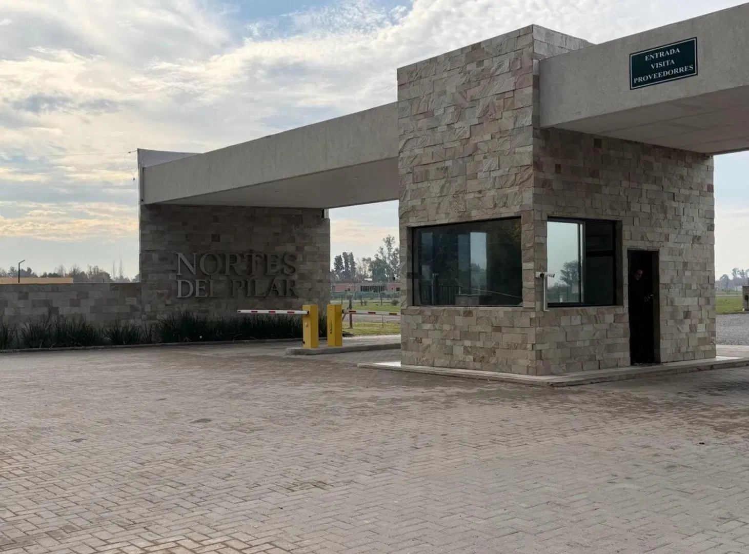 VENTA LOTE NORTES DEL PILAR 900 M2 4