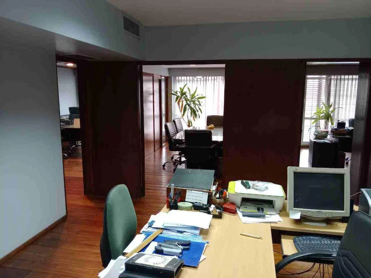 VENTA OFICINA MICROCENTRO 250MTRS DEL OBELISCO 4