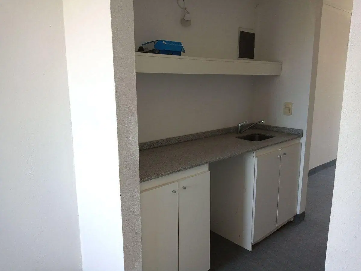 OFICINA EN VENTA - KM 41 Pilar 3