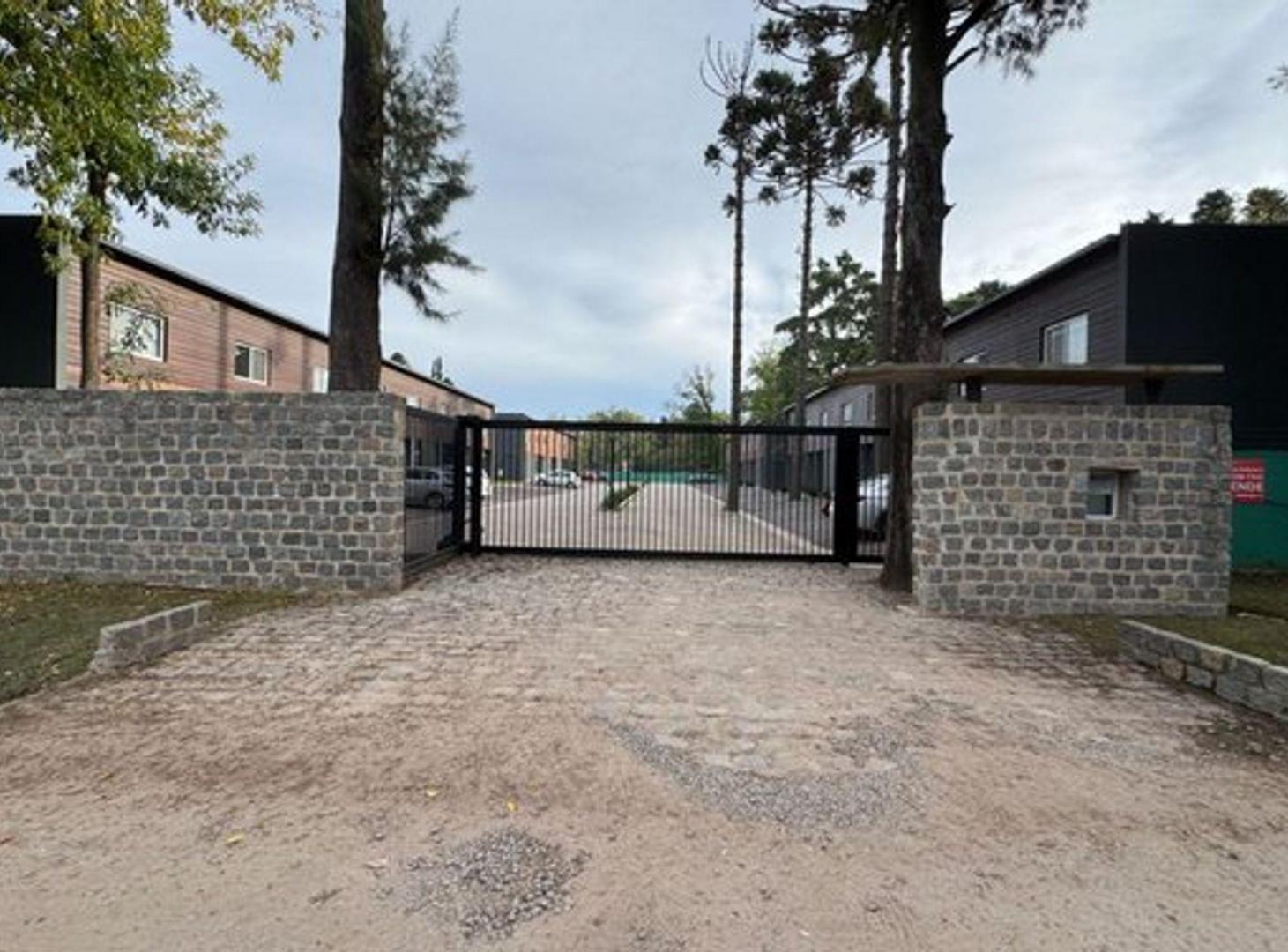 ALQUILER DEPARTAMENTO 3 AMBIENTES CON JARDIN PILAR