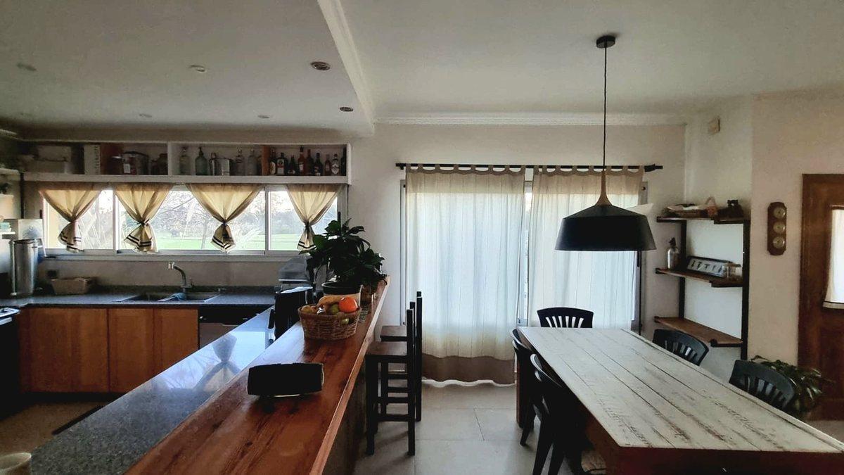 VENTA CASA ALTOS DE MANZANARES 5 AMBIENTES