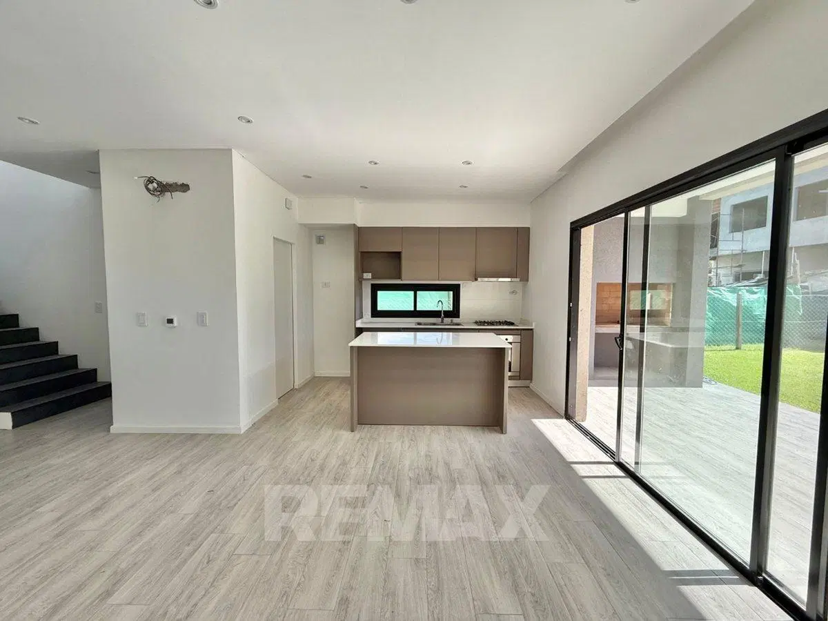 VENTA DUPLEX 4 AMB. A ESTRENAR SPRINGPARK PILAR 5