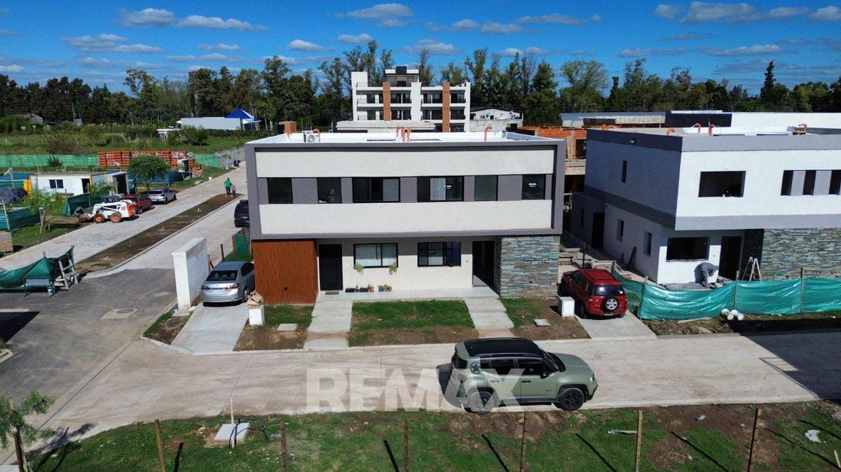 VENTA DUPLEX 5 AMB. A ESTRENAR SPRINGPARK PILAR