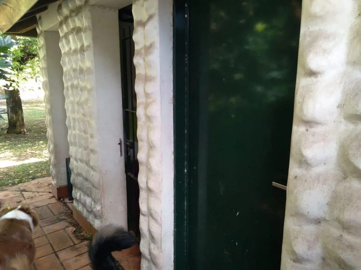 Lote Terreno con cochera quincho baño 2
