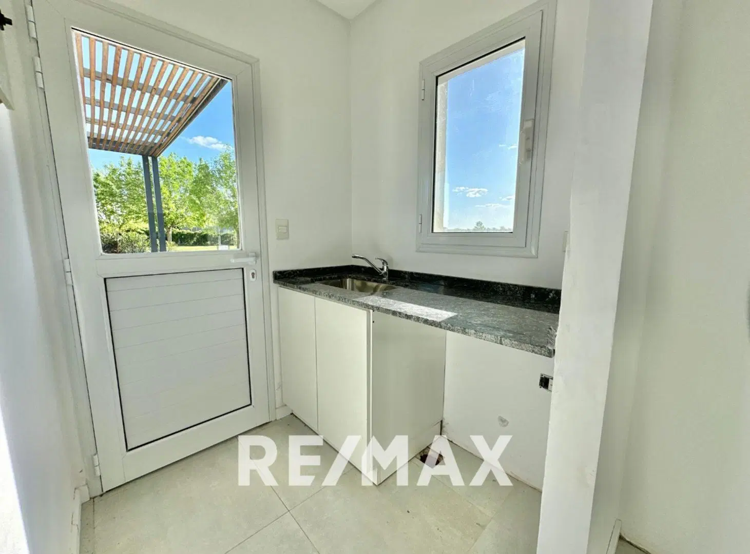 VENTA CASA 5AMB. A ESTRENAR EL CANTON GOLF FINANC 5