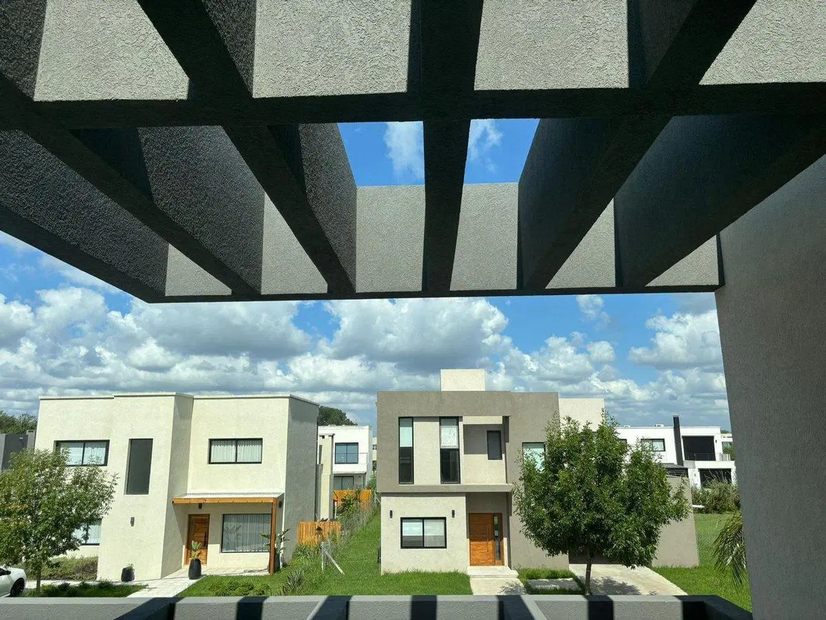 VENTA ESPECTACULAR CASA A ESTRENAR EN LAGOON PILAR 5