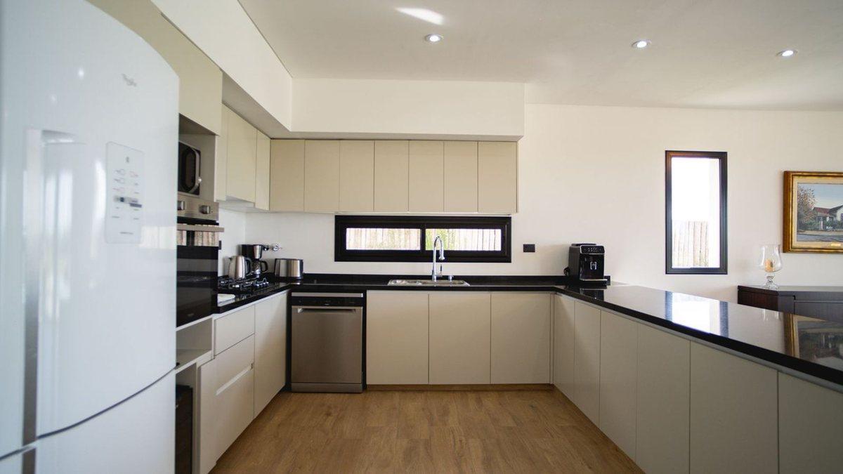 Foto de CASA 4 AMB UNA PLANTA CON PILETA SAN SEBASTIAN, imagen 3