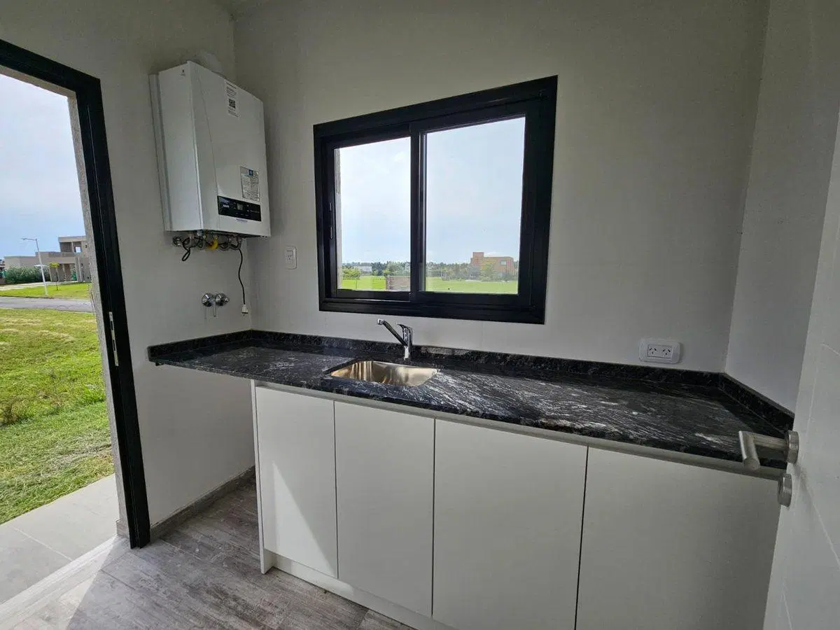 VENTA CASA 4 AMBIENTES BARRIO MONET LOS CARDALES 4