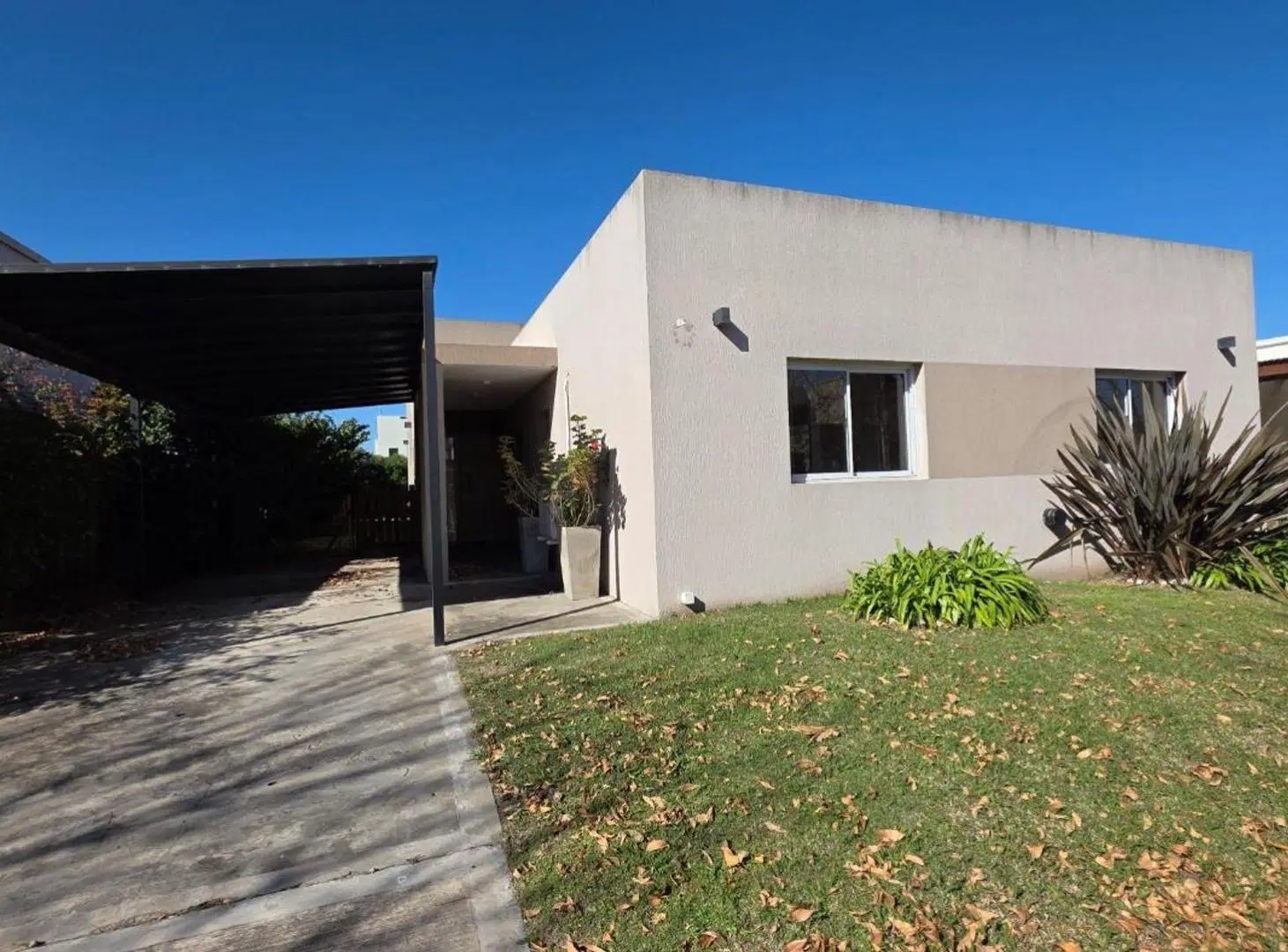 VENTA CASA 4AMB SAN EDUARDO, PILAR DEL ESTE 2
